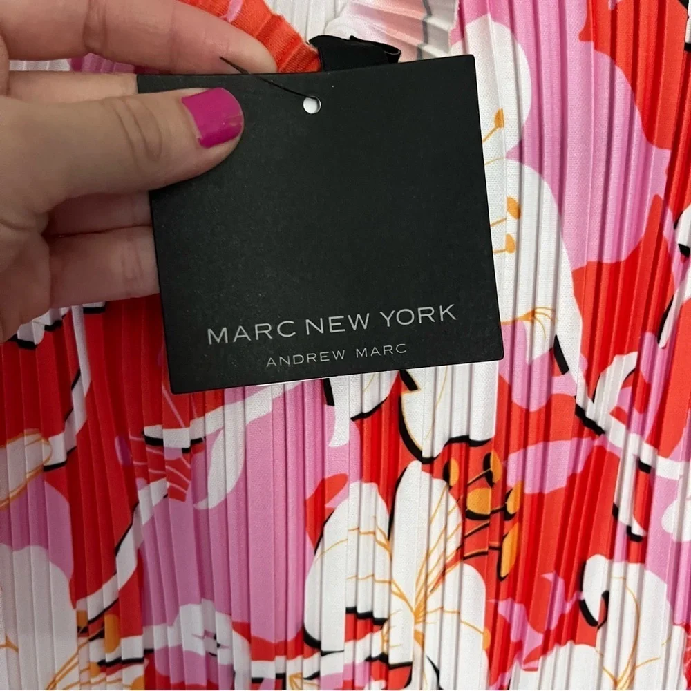 Marc New York Pleated Stretchy Short Sleeeve Blouse Firecracker Lily Size M